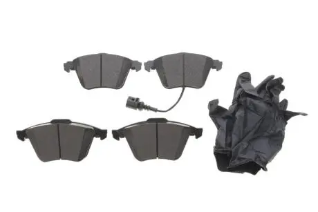 Колодки тормозные (передние) VW Passat 05-10/Skoda Superb 08-15 (с датчиком) BOGAP A8210187