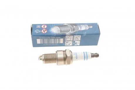 Свічка запалювання Land Rover Defender/Discovery/Range Rover 88-02 BOSCH 0242225599