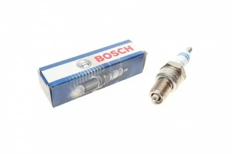 Свічка запалювання VW Passat/Renault Trafic/Clio 1.2-1.6 -96 BOSCH 0 242 229 656