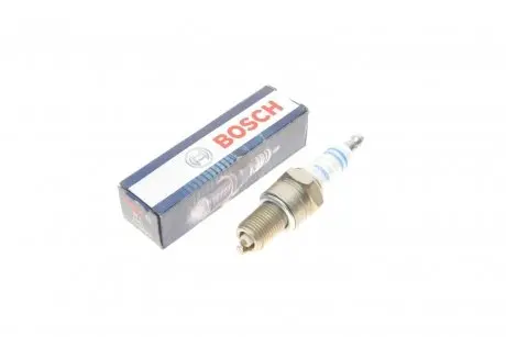 Свеча зажигания VW Caddy/Golf/Passat 1.6 -92/Audi 80/100 1.3-1.8 -87/Chevrolet Aveo 1.2 04-08 BOSCH 0 242 229 687