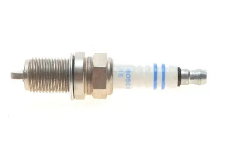 Свеча зажигания Renault Kangoo/Laguna II/Megane II 1.4-1.6 97- BOSCH 0 242 235 666