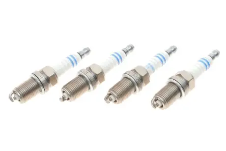 Свеча зажигания Daewoo/Honda/Mazda 323/Mitsubishi Lancer/L200 1.6-2.0 92-07 (к-кт) BOSCH 0242235913