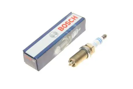 Свічка запалювання Volvo C30/C70/S40/V50 2.4 06-12 BOSCH 0 242 240 635