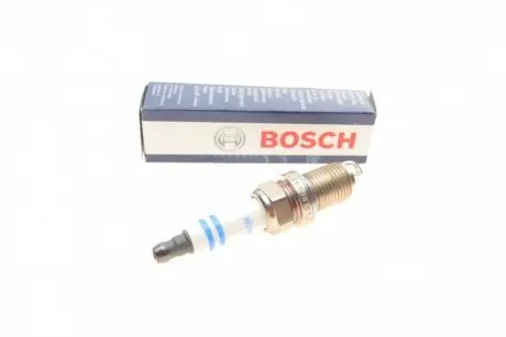 Свеча зажигания Mitsubishi L200/L300/L400/Pajero 94- BOSCH 0 242 240 653