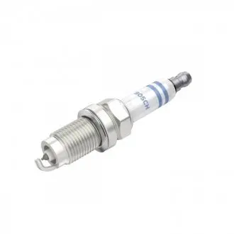 Свічка запалювання VW Caddy III 1.2 TSI 10-15 BOSCH 0 242 240 665