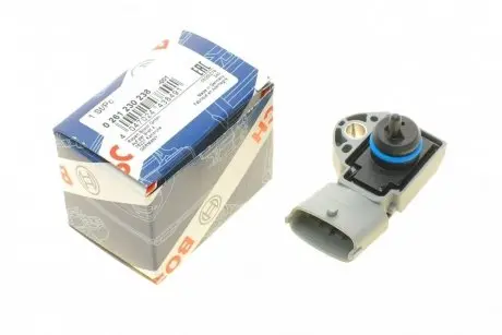 Датчик давления топлива Ford Focus 2.5 09-11/Volvo C30/S40/V40/V70 2.5 04- BOSCH 0 261 230 238 (фото 1)