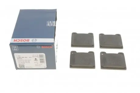 Колодки тормозные (передние) Opel Kadett/Rekord/Audi 100 68-78 BOSCH 0 986 466 302