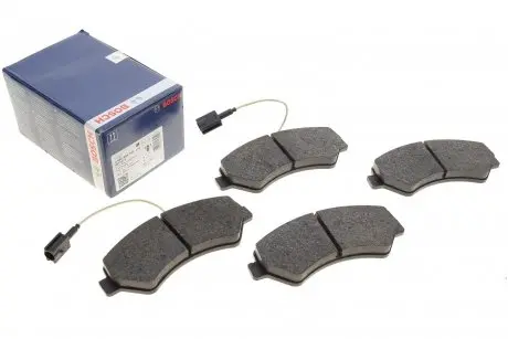 Колодки тормозные (передние) Citroen Jumper/Fiat Ducato/Peugeot Boxer 2.0-3.0HDi 06-R16(с датчиком) BOSCH 0986494799