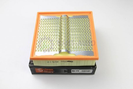 Фильтр влоздуханий 190D 2.5TD OM602/E250/300D W124 OM605/606 CLEAN FILTERS MA175