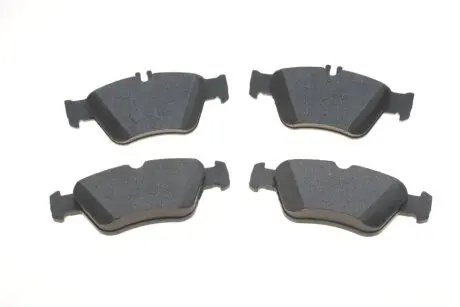 Тормозные колодки дисковые MERCEDES C(W202)/E(W210)/SLK(R170) "F" 95-04 Delphi LP1588