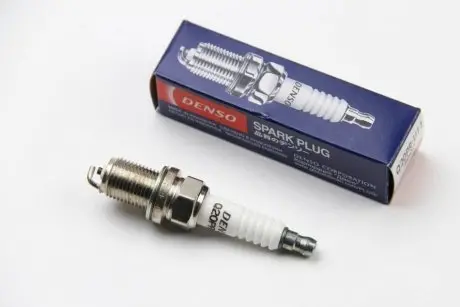 Свеча зажигания Ford/Nissan/Honda/ DENSO Q20PRU11