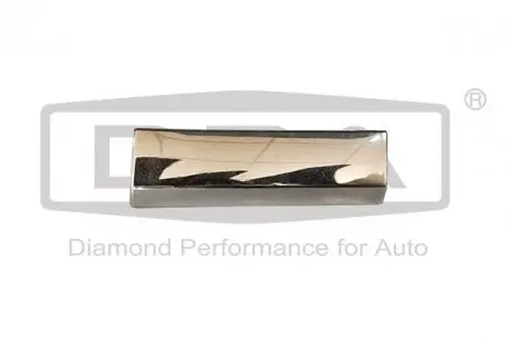 Накладка порога правая передняя (хром) VW Passat (14-) DPA 88531802402