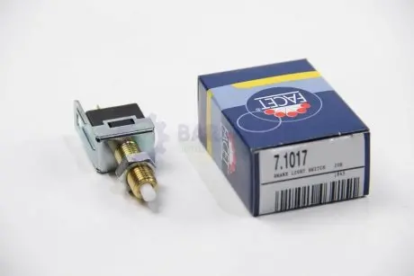 Датчик стоп-сигналу Corolla/Camry/Pajero/Lancer/Galant/Colt/Mazda 626/323 1.0-4.02 81- FACET 7.1017