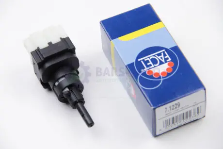 Датчик стоп-сигналу T5/Golf IV/Octavia (4 конт./чорний) FACET 7.1229