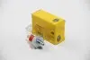 Датчик тиску оливи (0,3bar/1 конт./чорний) Kia Carens II/Lancer/Camry 1.0-3.5 82- HELLA 6ZF007392001 (фото 1)