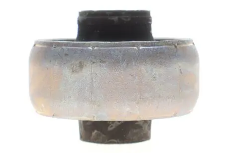 Сайлентблок рычага VW Caddy 10- HUTCHINSON 590252