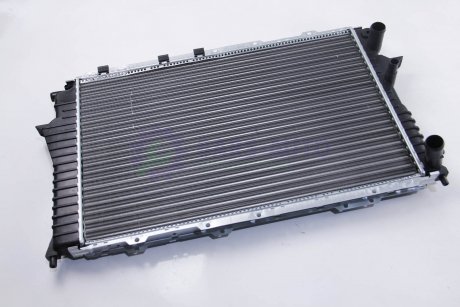 Радиатор води Audi 100 1.6i-2.5TDI 90-94 MT +/-AC (633x415x34) JP GROUP 1114204000 (фото 1)