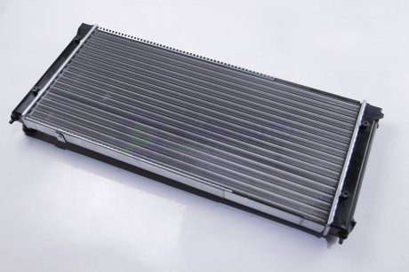 Радиатор охлаждения Golf/Jetta -91 1.6-1.8 (675x320x32) JP GROUP 1114205900 (фото 1)