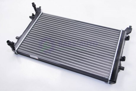 Радиатор охлаждения Golf V/VI/Octavia/Caddy/Passat B6 07- (625x408x18) JP GROUP 1114208000 (фото 1)