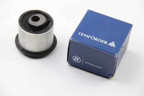 Сайлентблок переднього важеля (задній) Touareg/Cayenne 03-/Q7 06-10 LEMFORDER 30891 01