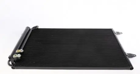 Радиатор кондиционера VW Passat 05-14/CC 2.0TDI 11-16 (439x577x16) MAHLE / KNECHT AC 666 000S