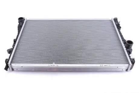 Радиатор охлаждения BMW 5 (E39)/7 (E38) 2.5TD 96-04 MAHLE MAHLE / KNECHT CR 242 000S