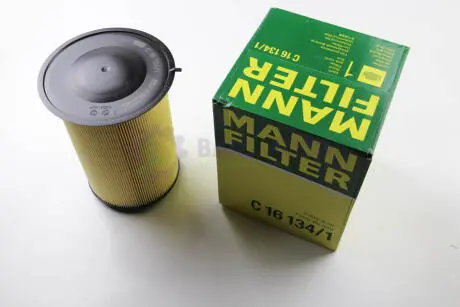 Фільтр повітряний (фільтруючий елемент) VOLVO C30, C70 II, S40 II, V40, V50 FORD C-MAX, C-MAX II, FOCUS C-MAX, FOCUS II, FOCUS III, FOCUS III/HATCHBACK, FOCUS III/KOMBI 1.0-2.5 10.03- MANN C 16 134/1