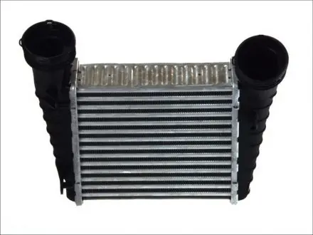Радіатор наддуву NISSENS 96680