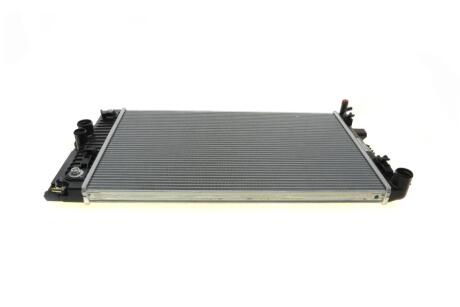 Радіатор охолодження MB Vito (W639) 03- (650x388x32mm) (для автомобілів з масляним радіатором) Valeo 701222