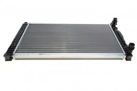 Радиатор охлаждения Audi A4/A6/VW Passat 1.6-2.8 94-08 Van Wezel 03002123