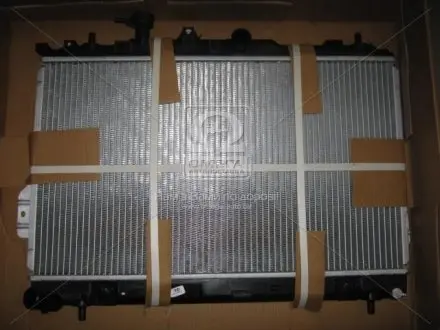 Радіатор охолодження HYUNDAI MATRIX (FC) (01-) 1.6 i Van Wezel 82002097